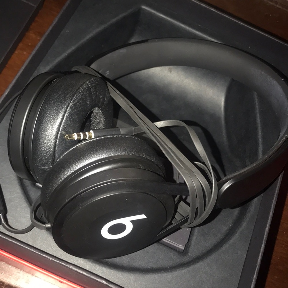 beats - Picture 4 of 5